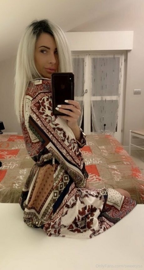 オイルを塗った巨乳オンリーファンズ えろた ギャラリー