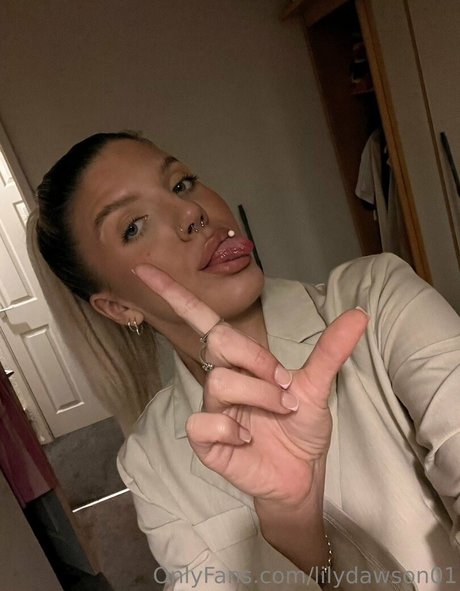 lilydawson01 無料のポルノスター 写真