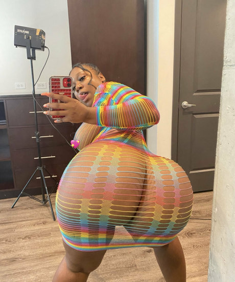 karitamonique 完璧な女優 写真