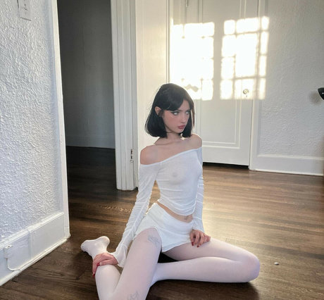 ashrosedaniels ポルノスター ヌード 画像