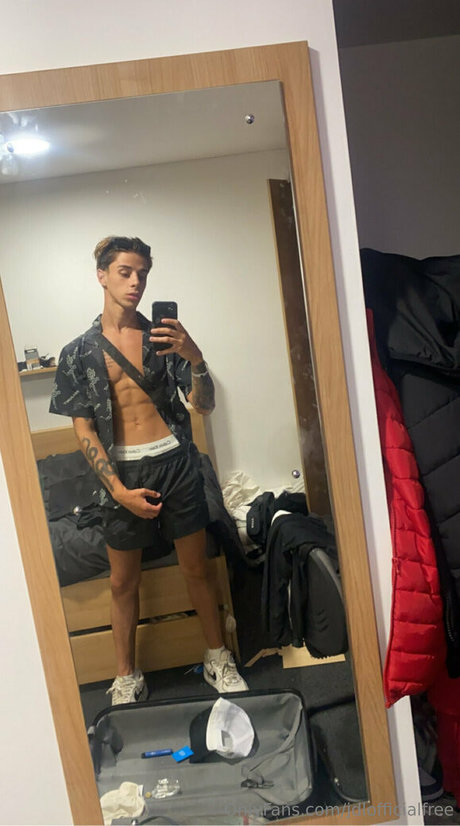 jdlofficialfree かわいいスター 写真