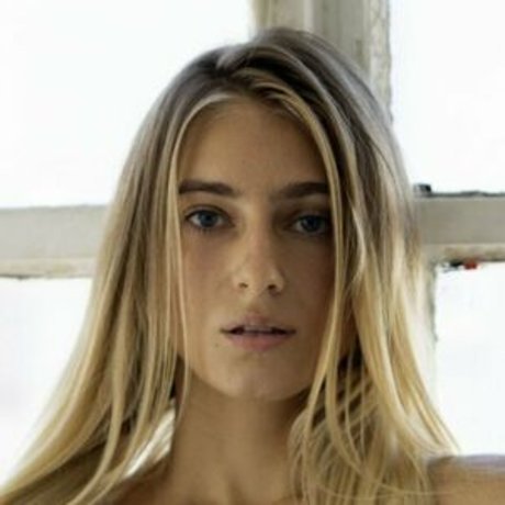 Irina Ri アート女優 写真