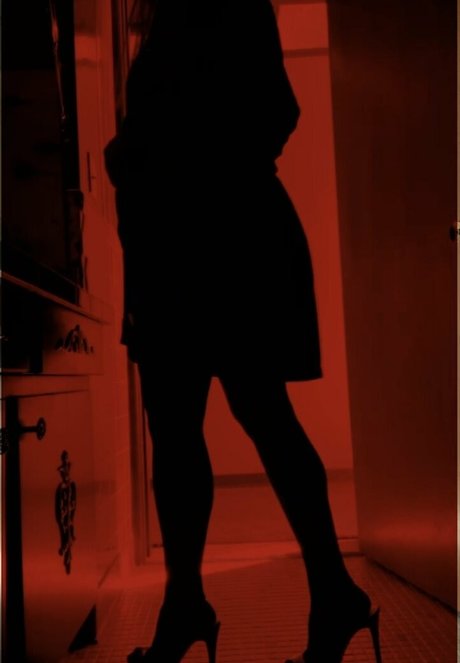 lixxxc エロティック女優 写真