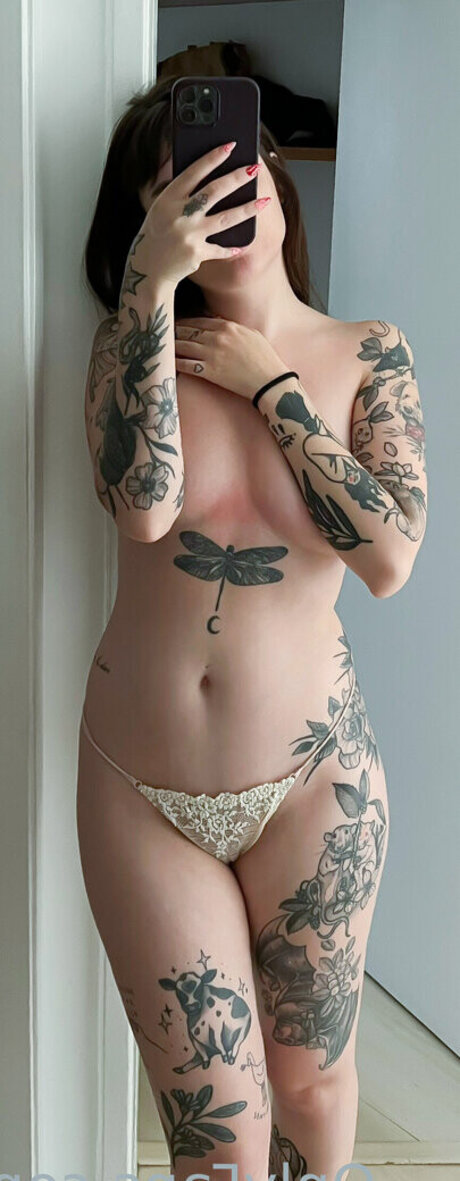 asmr ジンジャー オンリーファンズ セクシー 写真