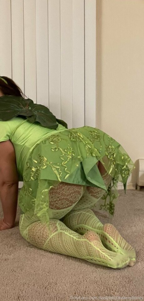 basicbitchbakerybooty ホット女優 写真