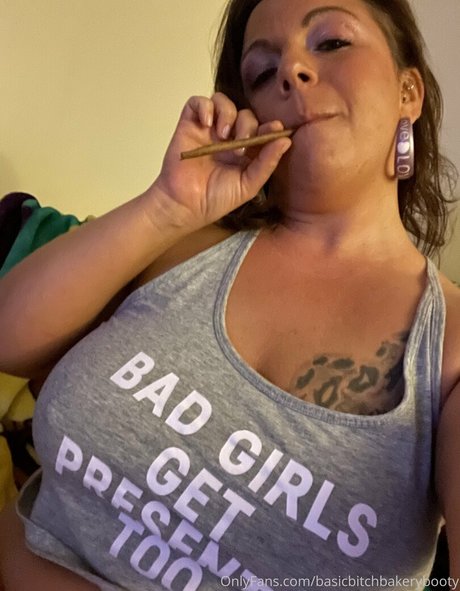 basicbitchbakerybooty セクシー女優 写真