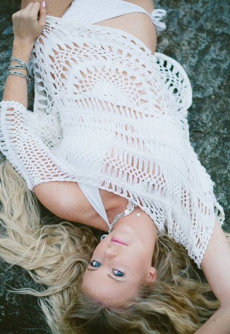 Chelan Simmons 裸のスター 画像