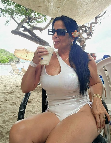 Evelyn Alvarez かわいいスター 画像