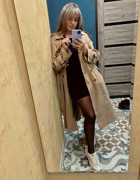 candyadria スター 裸 写真