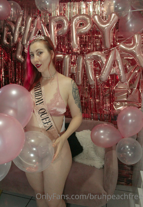 黒人ティーンのプッシーオンリーファンズ 無料アダルト 写真