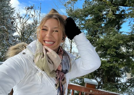 lauragetshigh セクシーモデル 写真