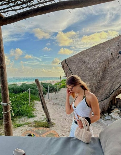 lauragetshigh ポルノスター 素敵 画像