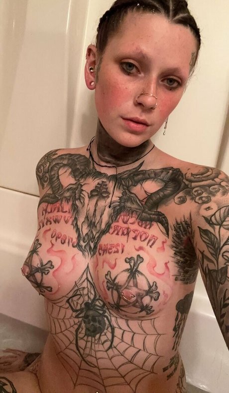 バイセクシャルカップルのオンリーファンズ アダルト無料 写真