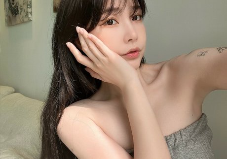 マッサージセラピストオンリーファンズ エロチック 写真