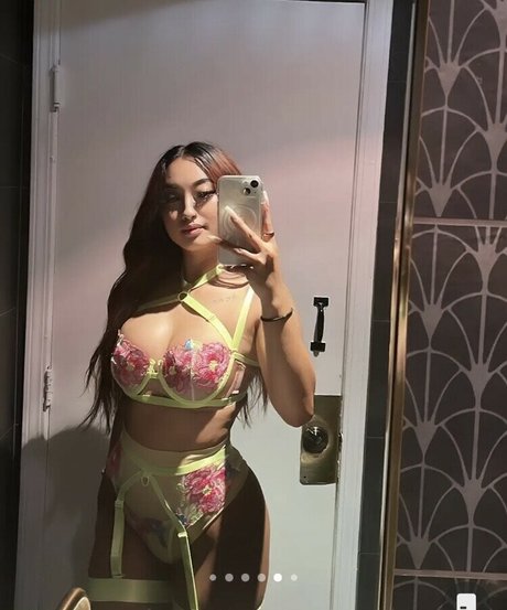 Mlvareezy ポルノスター セクシー 画像