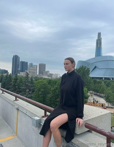 Naomi Reyners ポルノスター セクシー 画像