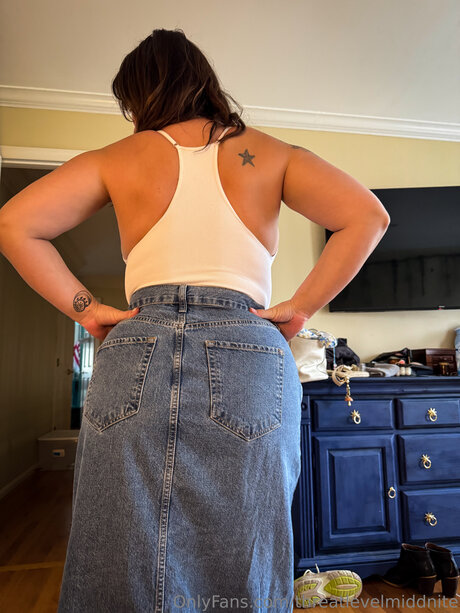 陸軍の熟女オンリーファンズ 美しいポルノ ギャラリー