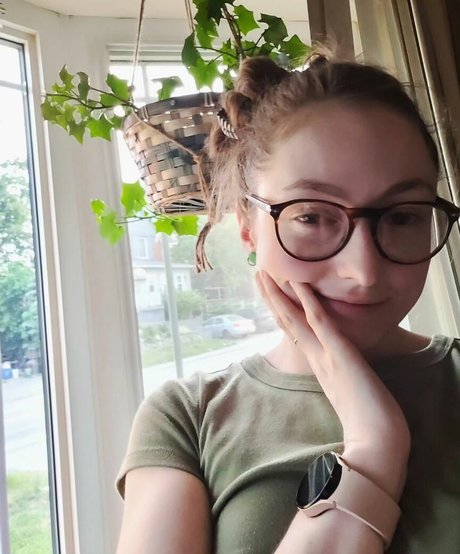 Sigh Hannah ポルノスター トップ 写真