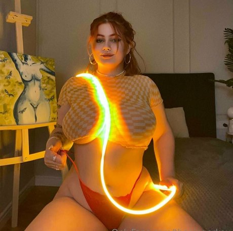 アジア人BBW オンリーファンズ ヌード 画像