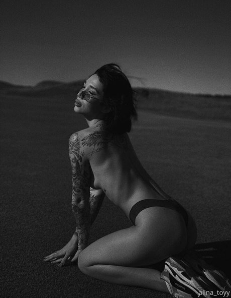 目隠しオンリーファンズ ホットxxx 画像