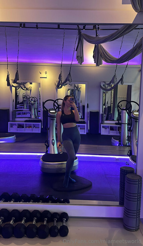 金髪ティーンオンリーファンズ アダルト無料 画像