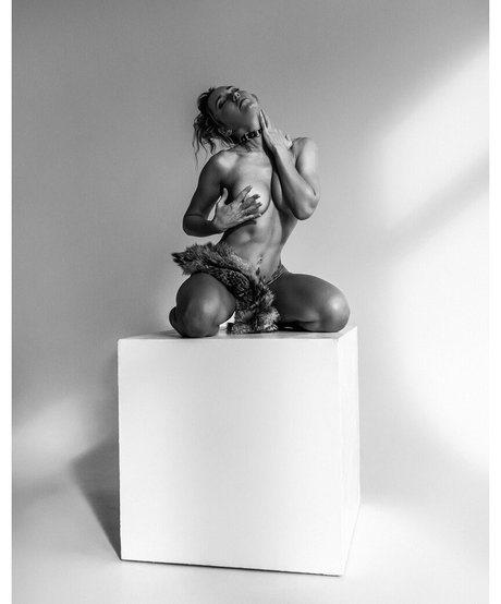 アナルxxx オンリーファンズ ホットポルノ 画像