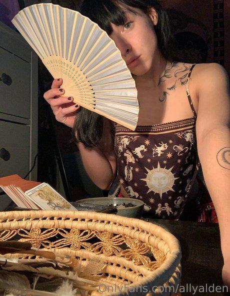 allyalden トップ女優 画像