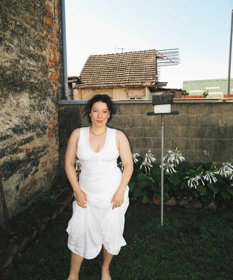 Maxine Lucille ポルノモデル 写真