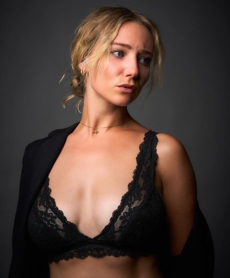 Sandra Amalia ポルノ女優 画像