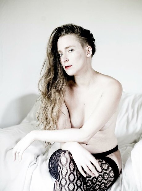 Roxaneperez ポルノモデル 写真