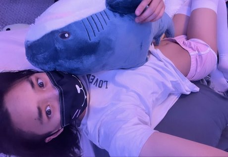 Izza Femboy ポルノスター 美しい ギャラリー