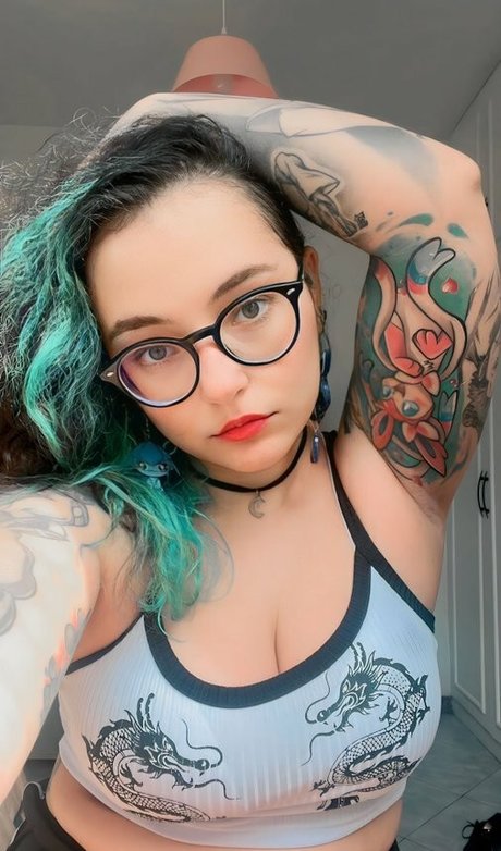 柔軟なティーンオンリーファン エロ 画像