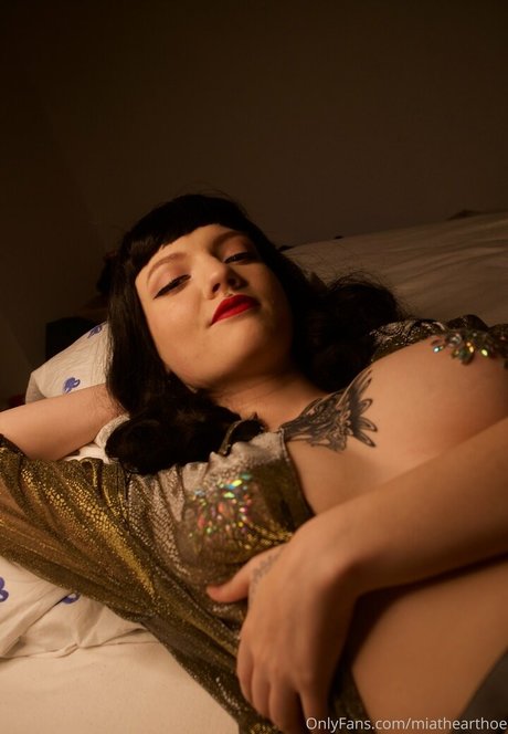 miathearthoe 独占スター 写真