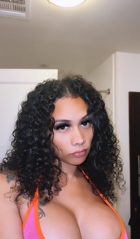 jazzymotheissuee アダルトモデル 写真