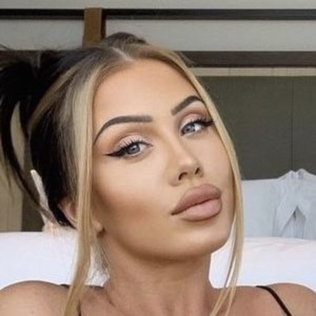 Lauraamy エロティックなポルノスター アーカイブ