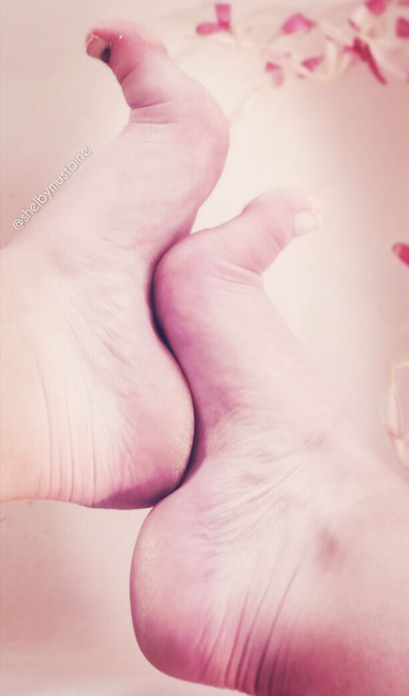 shelbymustaine 無料モデル 写真