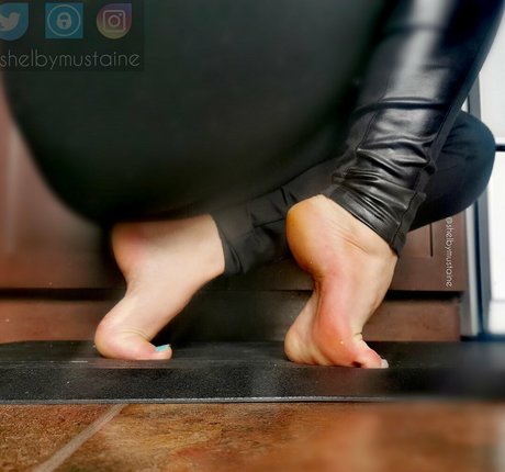 shelbymustaine ポルノスター 画像