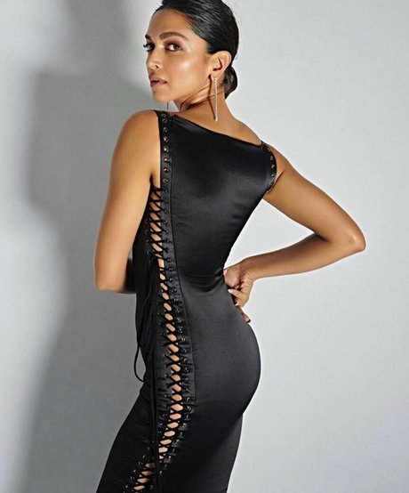 Deepika Padukone HDモデル 写真