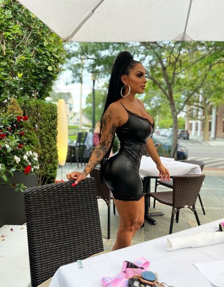 金髪の小人オンリーファンズ 可愛い 写真