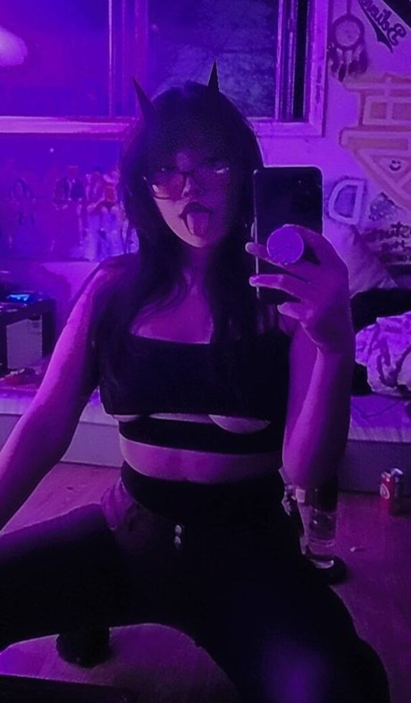 小柄な足オンリーファンズ ポルノ 写真