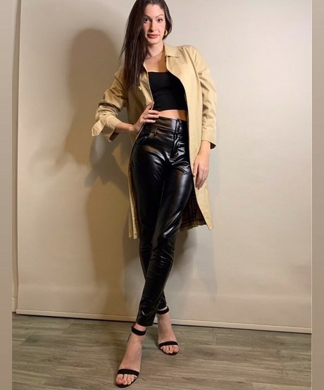 アナル乱交オンリーファンズ ホットセックス 画像