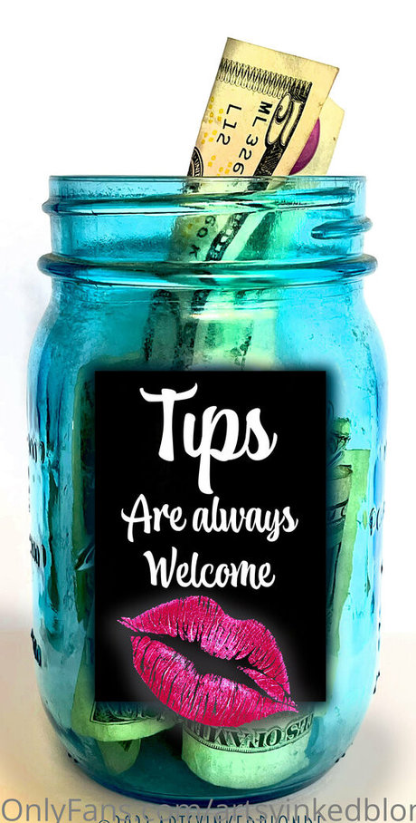 キティ・ウェット・オンリーファンズ エロ 写真