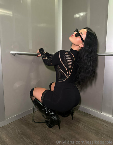 巨乳で痩せているオンリーファンズ ヌード アーカイブ