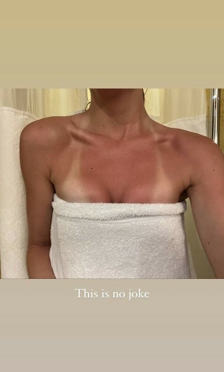 Carly green アート女優 ギャラリー