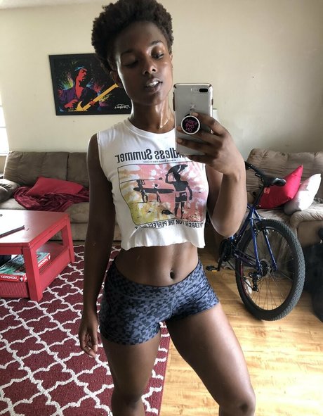 熟女 2P オンリーファンズ ホットxxx 写真