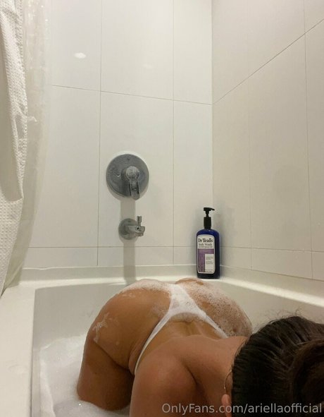 Ariella Moreno セックスポルノスター 写真