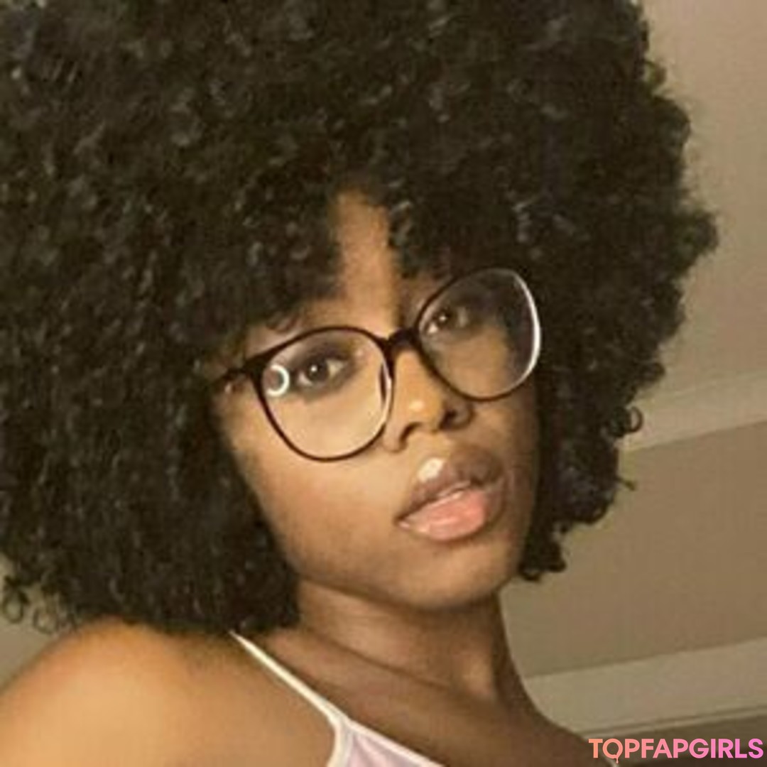 赤毛の痩せたオンリーファンズ ヌード 写真