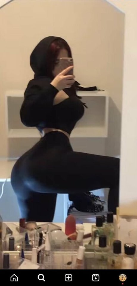 黒檀の濡れたおまんこオンリーファンズ ポルノ 写真