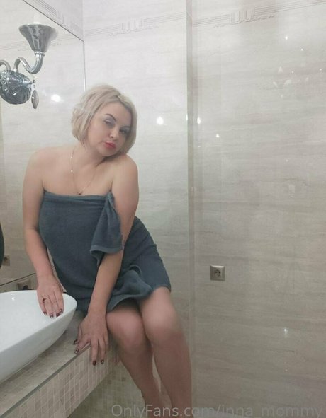 黒髪の熟女オンリーファンズ ポルノ 写真