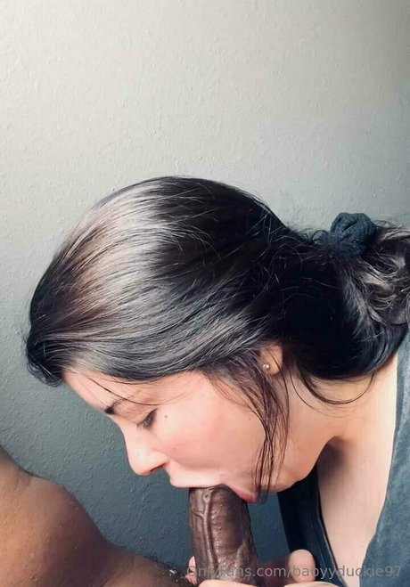 babyyduckie97 ヌードのポルノスター 画像